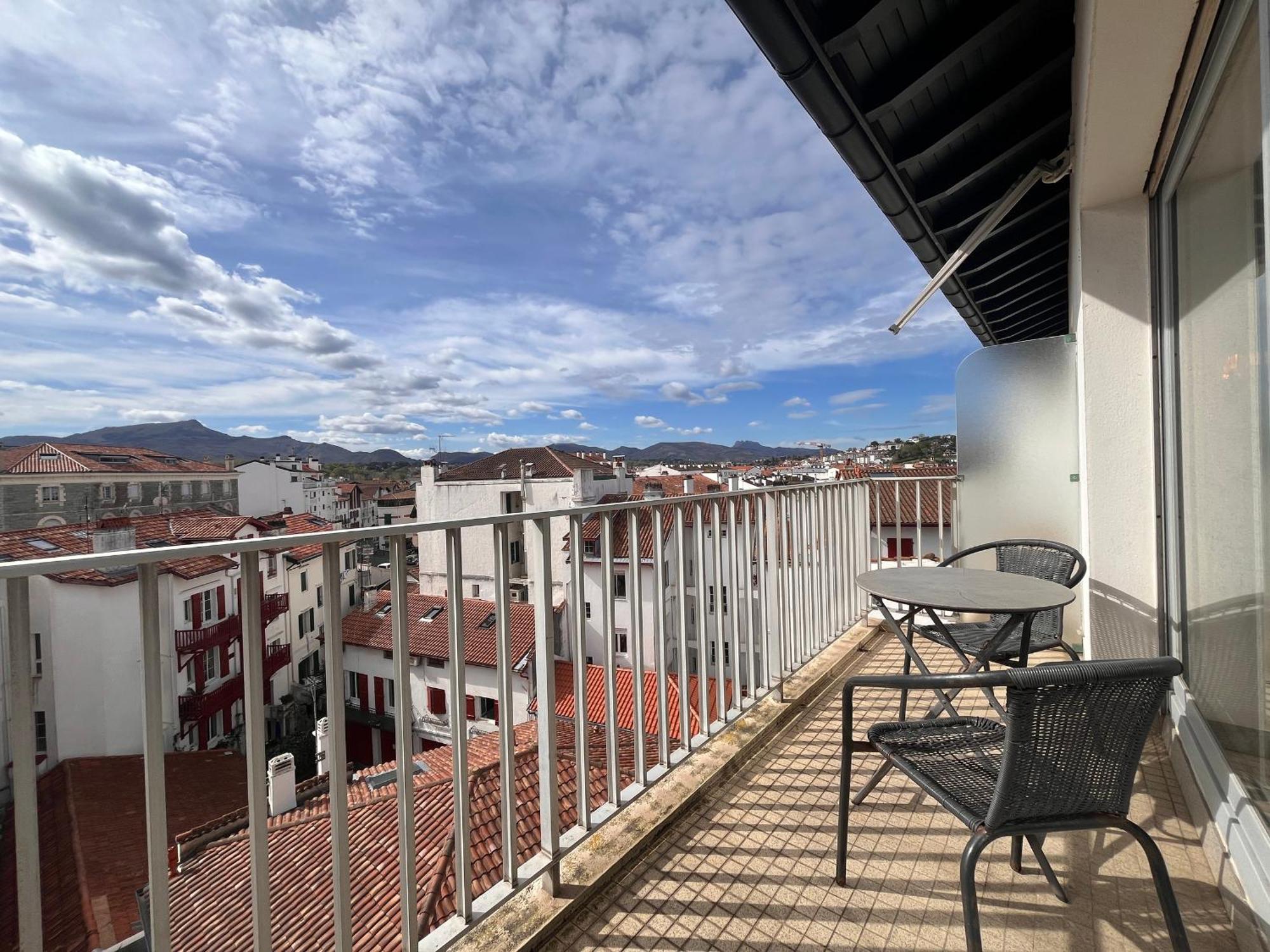 Coeur De Saint-Jean-De-Luz : Appartement Lumineux Avec Balcon, Proche Plage Et Commerces - Fr-1-239-1079 Eksteriør billede